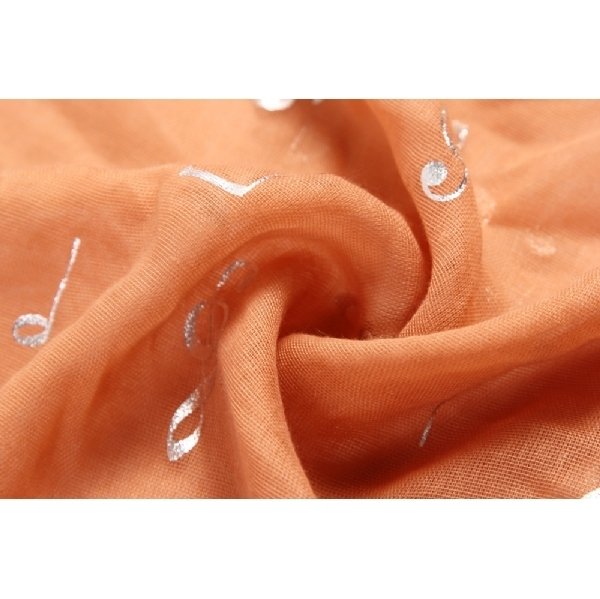 langer Schal mit Musiknoten Muster von intrigue in orange, Viskose